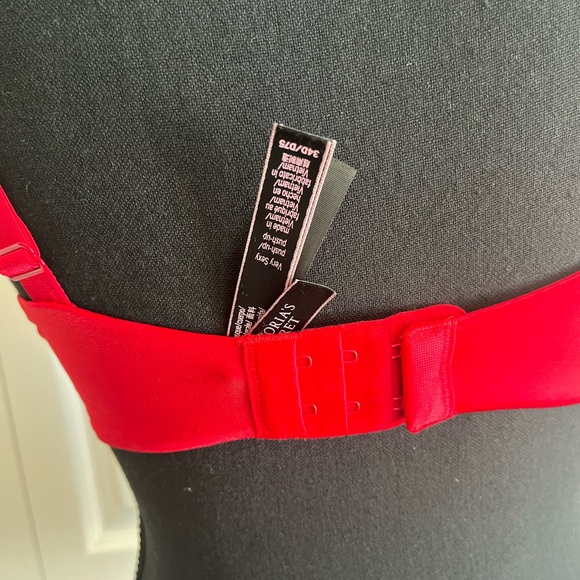 VS 🧨 Red BOMBSHELL Rhinestone Bra || Size 34D 🪩 EXCELLENT CONDITION - Picture 3 of 3